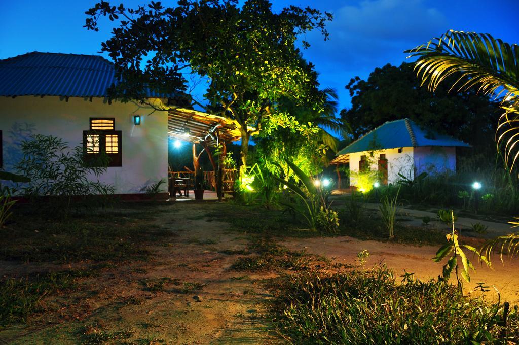 Sea Sound Cabana & Restaurant Tangalle Exterior photo