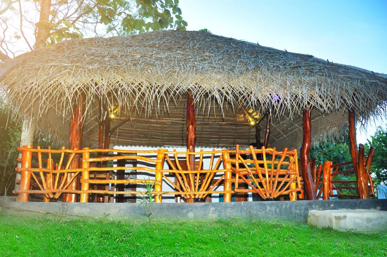 Sea Sound Cabana & Restaurant Tangalle Exterior photo